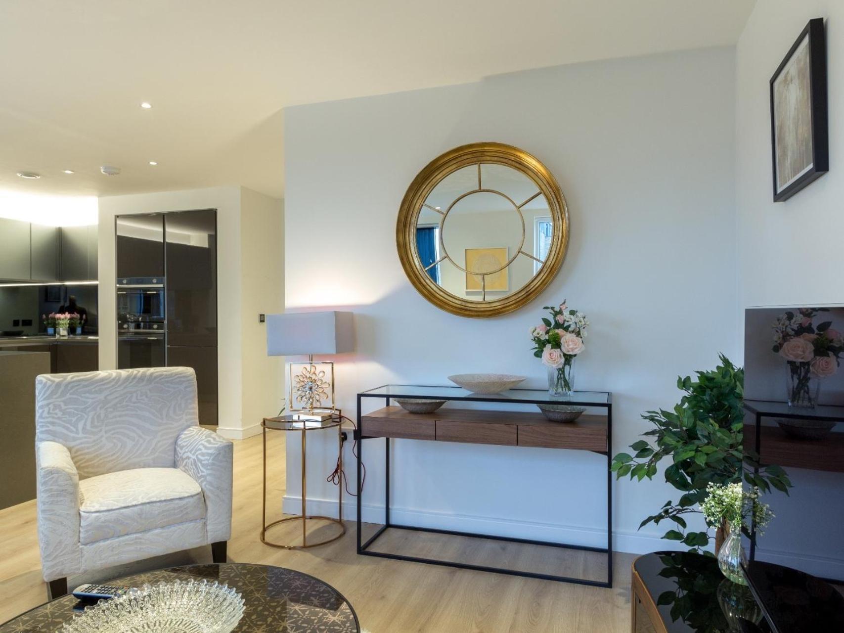 2 Bed Property Close To Heathrow Airport Hounslow Exterior foto